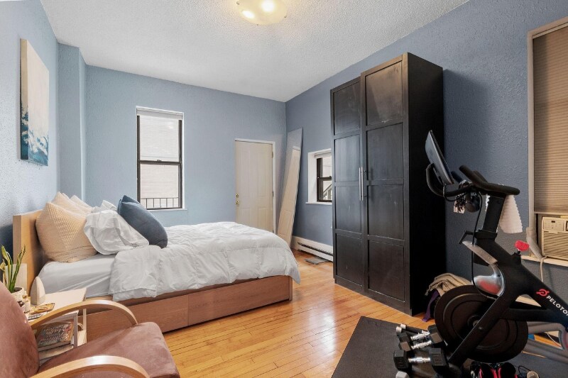 Building Photo - 609 S 9th St