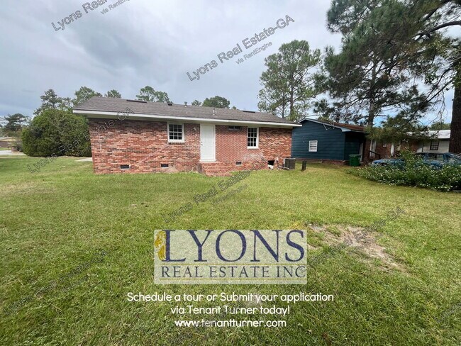 Building Photo - 800 Ponderosa Dr
