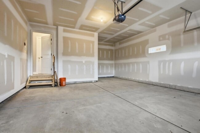 Building Photo - 7051 Aster Wy