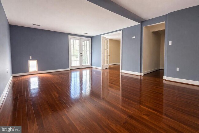 Building Photo - 20521 Neerwinder St