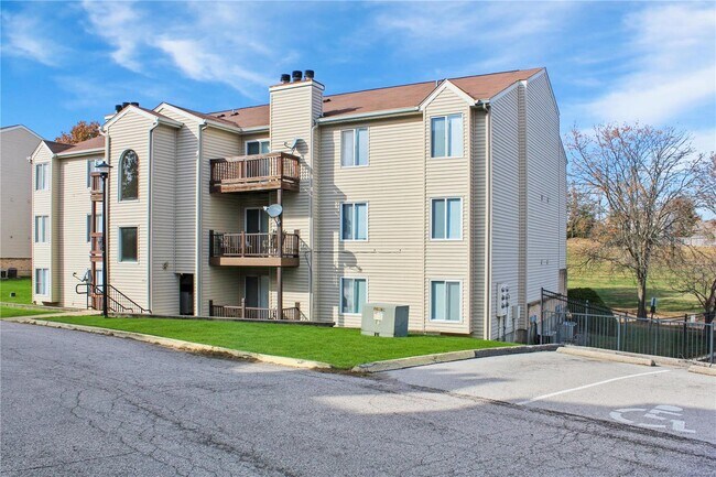 Building Photo - 17048 Sandalwood Creek Dr