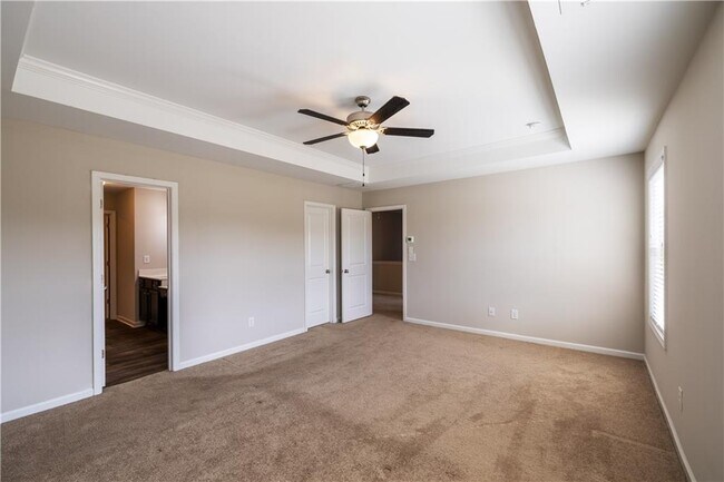 Building Photo - 221 Winterset Cir