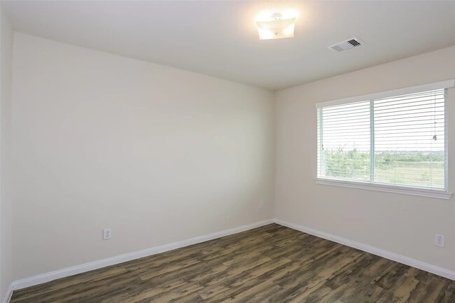 Building Photo - 14466 Platzer Dr