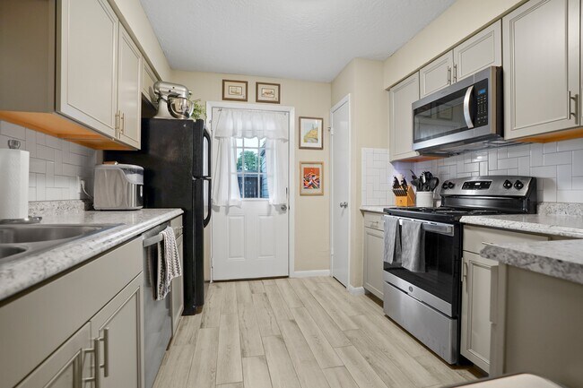 Building Photo - 207 Granberry St