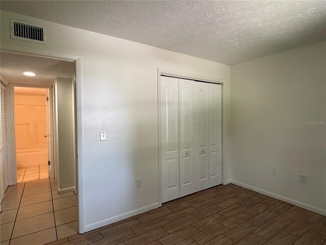 Building Photo - 9209 N Hartts Dr