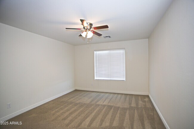 Building Photo - 1087 E Ibis St