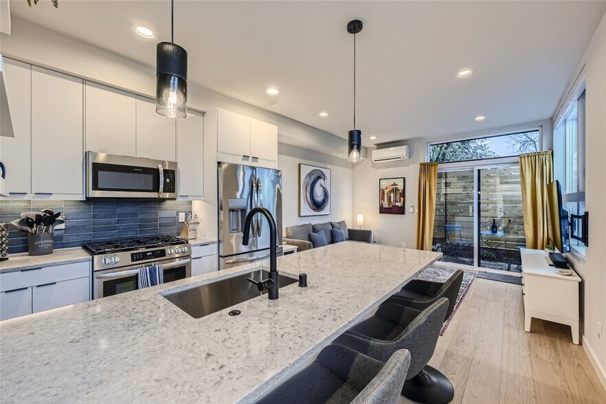 Building Photo - 4308 Wallingford Ave N