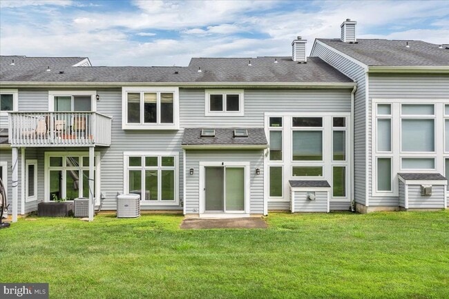 Building Photo - 1202 Champlain Dr