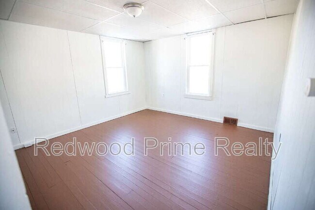 Building Photo - 901 Coleman Avenue