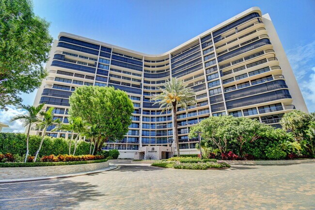 Building Photo - 4740 S Ocean Blvd