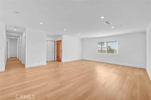 Building Photo - 18225 Chatsworth St