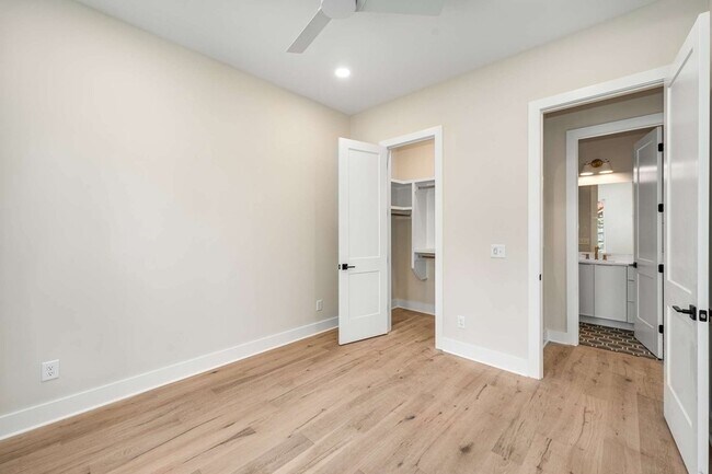 Building Photo - 2306 Ilolo St