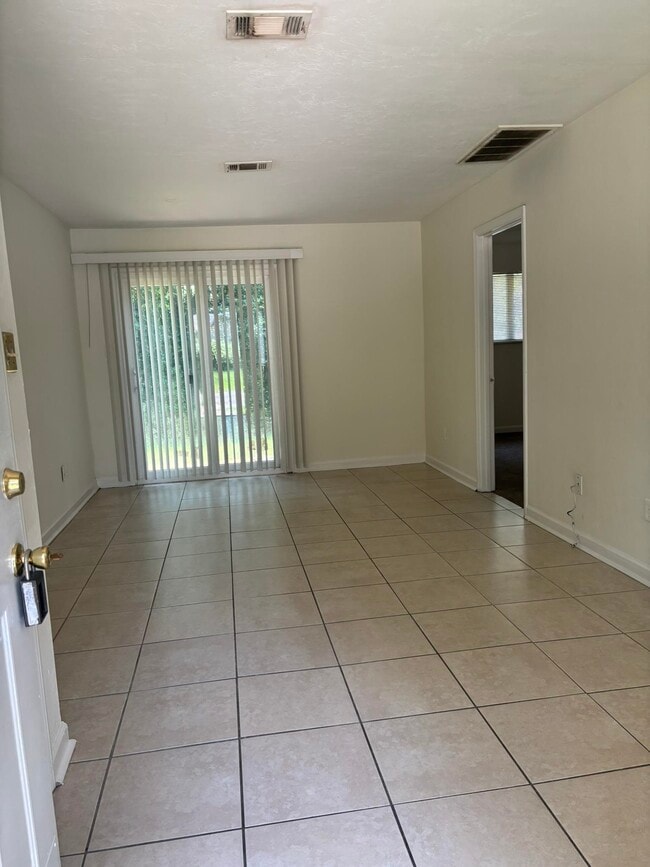 Building Photo - 6169 Greenon Ln