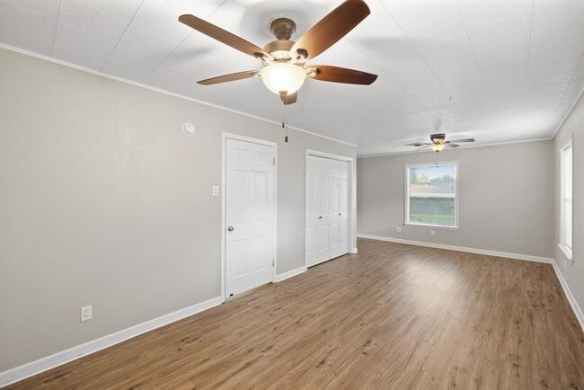 Building Photo - 1519 Everitt St