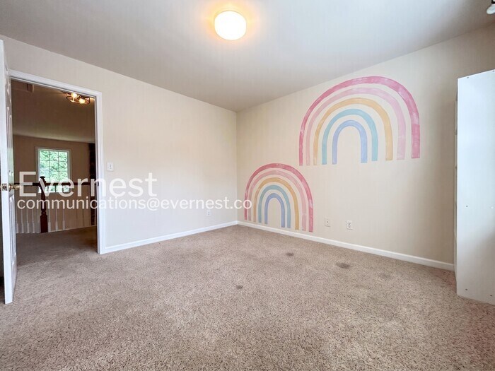 Building Photo - 5995 Chinook Ct