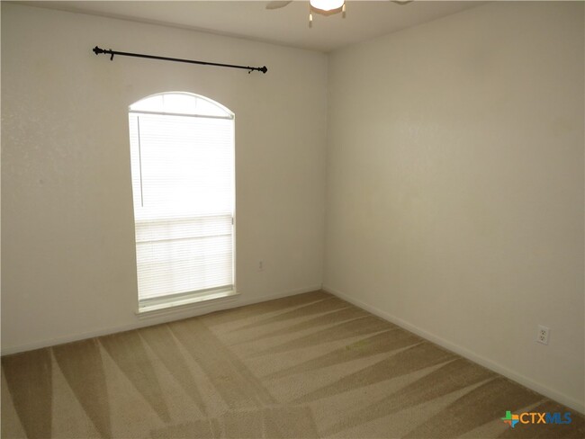 Building Photo - 2706 David Dr
