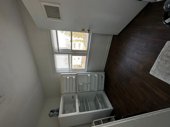 Building Photo - 1953 S Central Ave