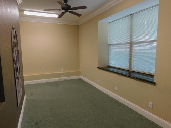 Building Photo - 101 H. St - 2