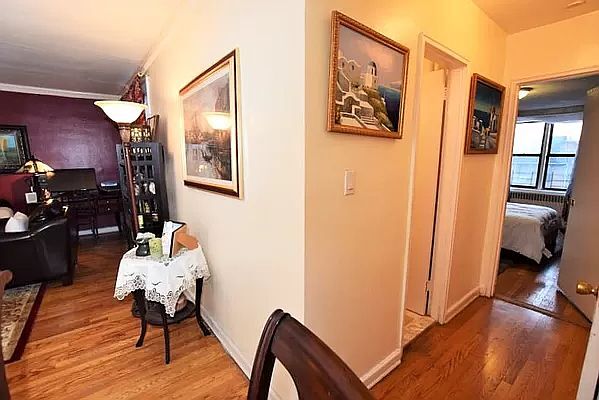 Building Photo - 90-11 35th Ave