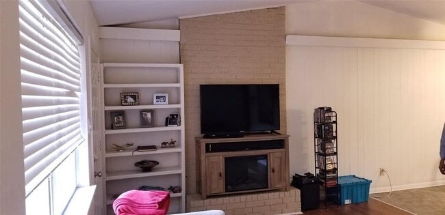 Building Photo - 2114 Ann Arbor Ave