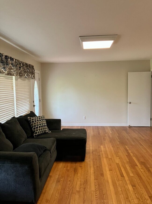 Building Photo - 2766 County Rd 1128