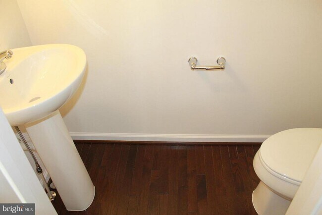 Building Photo - 109 Sequoia Dr