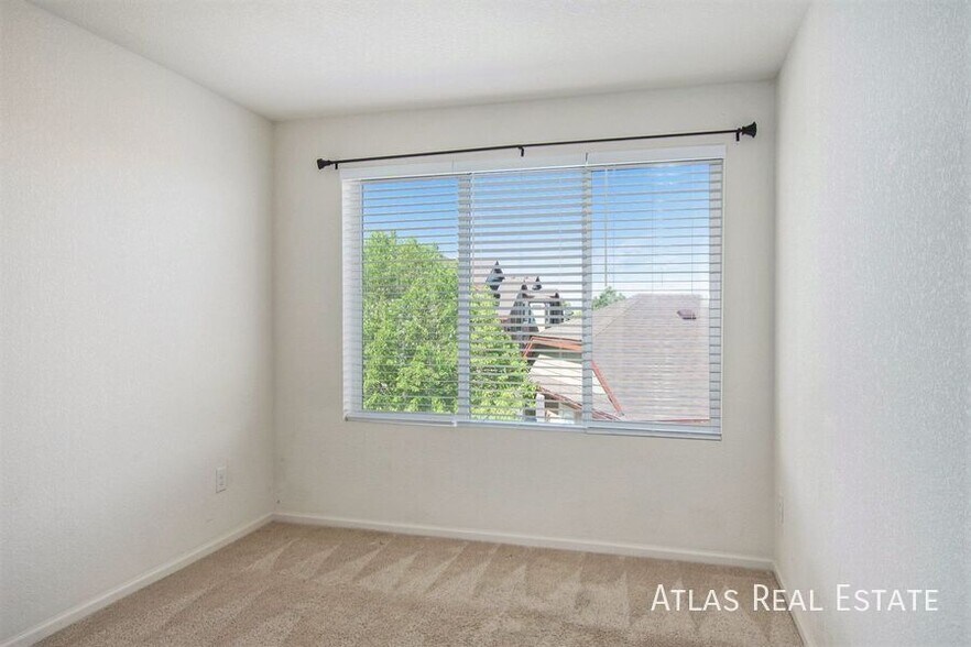 Building Photo - 15165 E 16th Pl