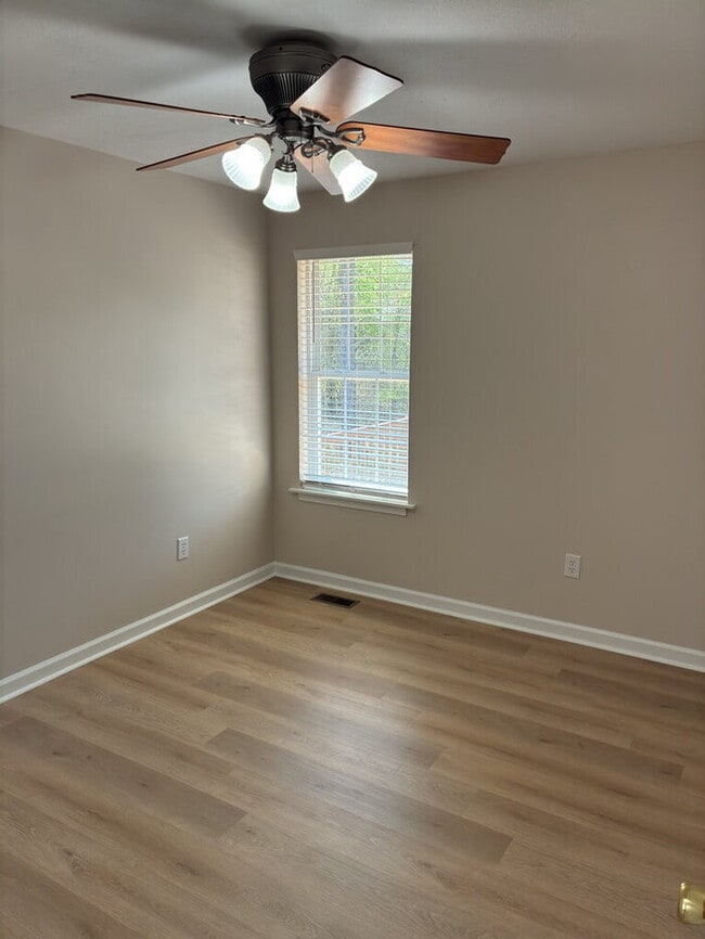 Building Photo - 122 Woodbridge Ct