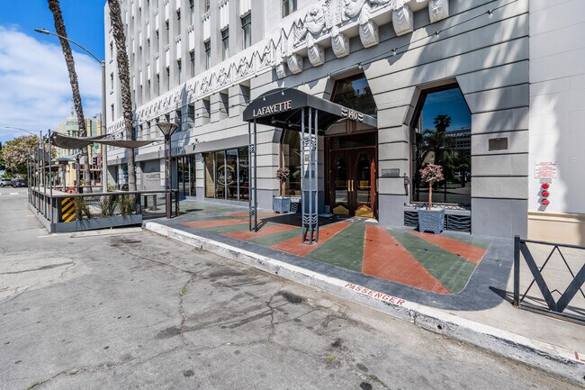 Building Photo - 140 Linden Ave