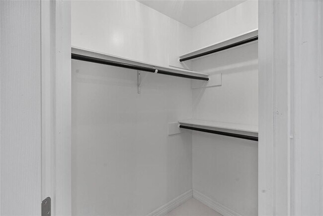 Building Photo - 8033 Oakwood Forest Dr