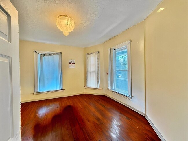 Building Photo - 202 Fayette St