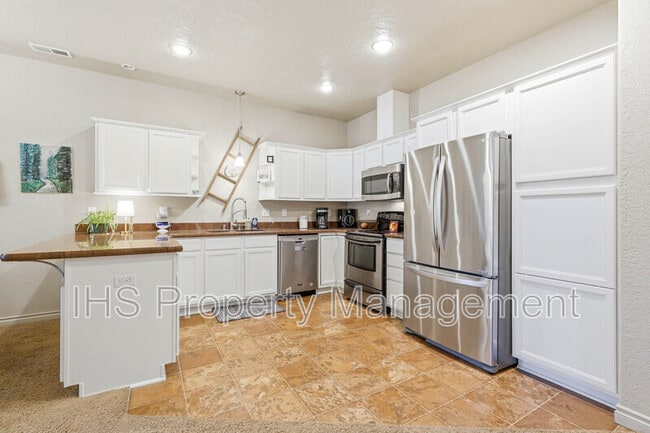 Building Photo - 9417 Vincenzo Dr