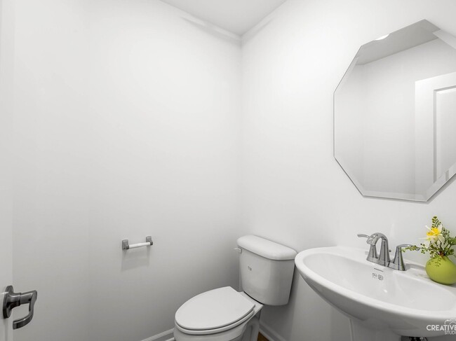 Building Photo - 14954 Dyer Ln