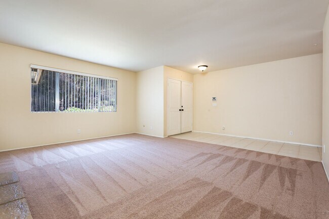 Building Photo - Traditional Home in North Fletcher Hills!