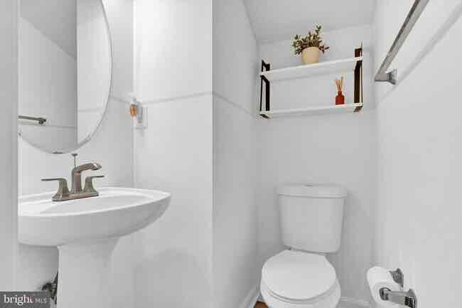 Building Photo - 8515 Towne Manor Ct