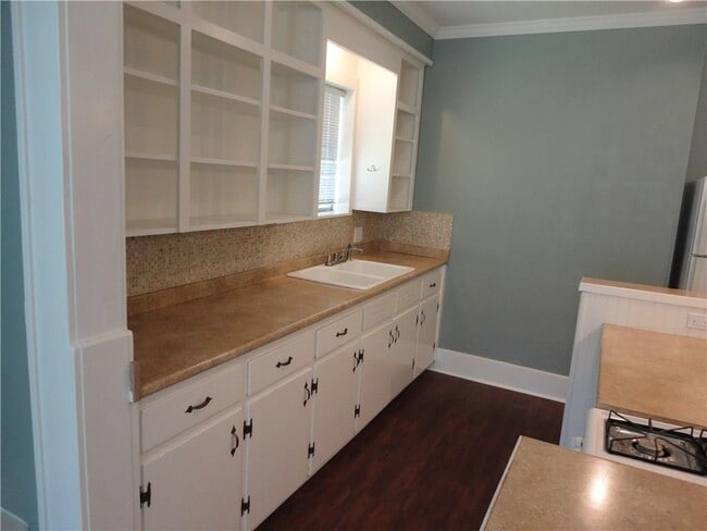 Building Photo - 200 E 33rd St