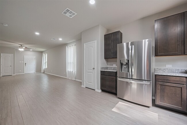Building Photo - 24742 Russet Bluff Trl