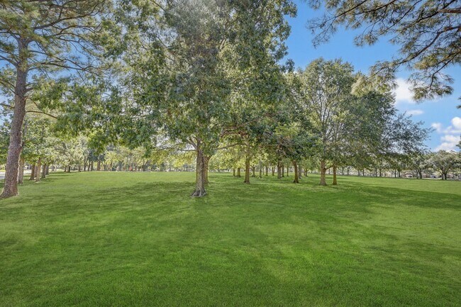 Building Photo - 15127 Trumpet Vine Ln