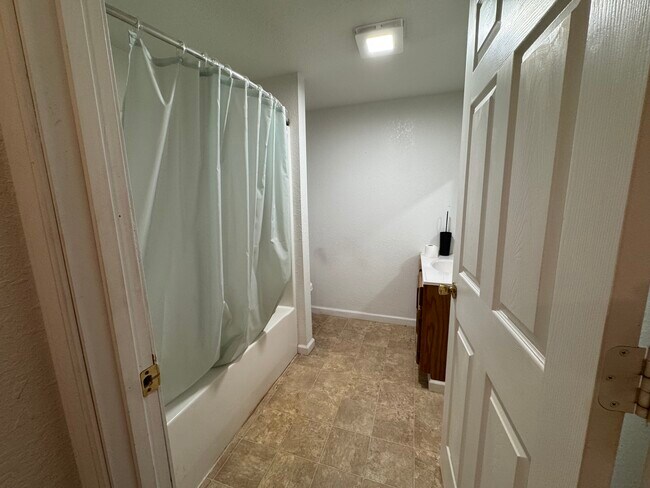 Bathroom - 308 Stewart St