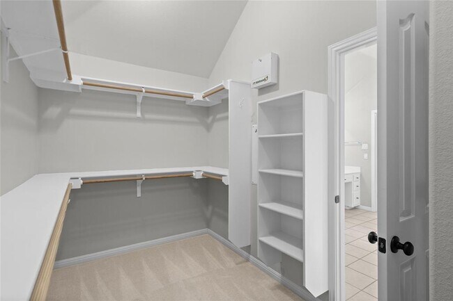 Building Photo - 10700 Pointe View Dr