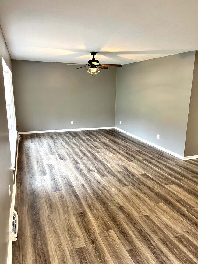 Building Photo - 18475 Bennett Rd