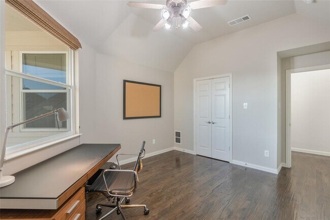 Building Photo - 5327 Elm Spring Ln