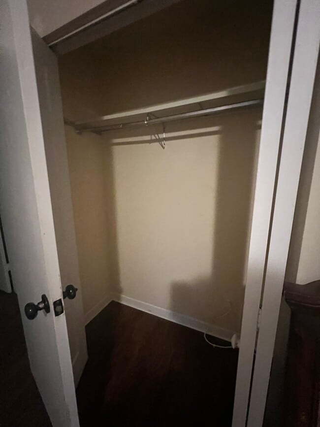 Building Photo - 6959 Aberfeldy Ave N