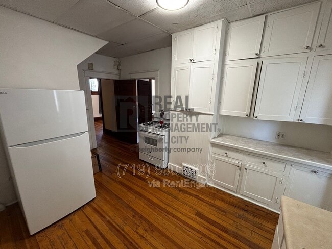Building Photo - 210 W Evans Ave
