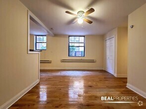Building Photo - 0 bedroom in CHICAGO IL 60657