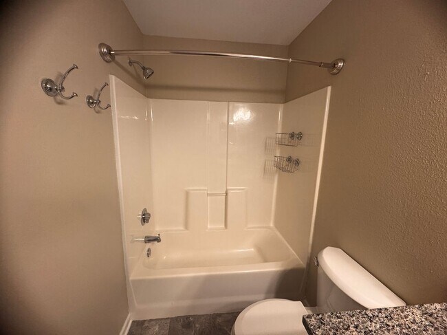 Building Photo - 14208 Pinehurst Ln