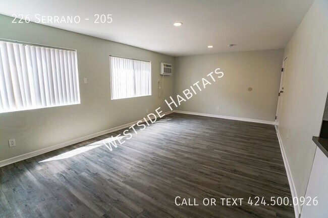 Building Photo - 226 Serrano-205