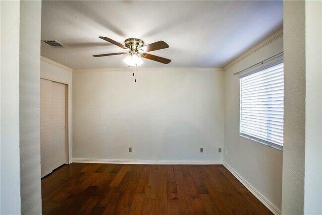 Building Photo - 122 Quail Hollow Dr