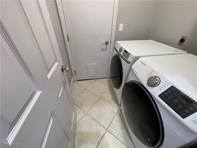 Building Photo - 8562 Lambert Dr