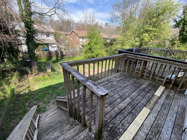 Building Photo - 706 Olde Greenwich Cir